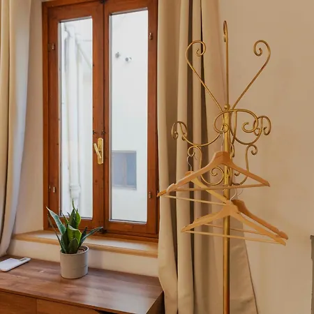 Zanobi 45 Florencie
